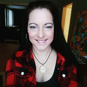 Meet your Posher, Hilary